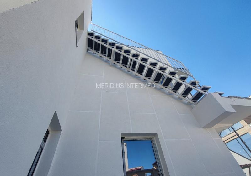 Vila modernă de inchiriat Mamaia Sat pretabil grădinița - 9