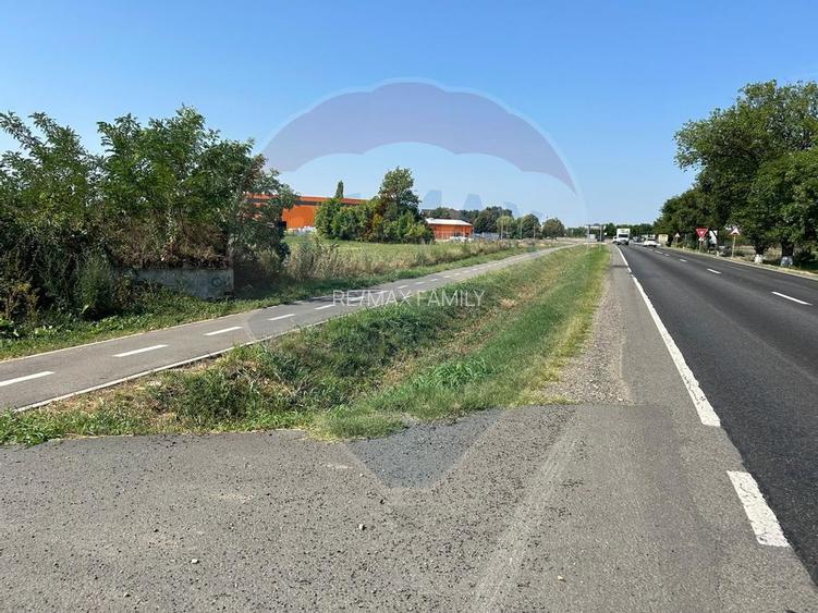 Teren in parcul industrial Madaras la intrare in oras Salonta . - 11