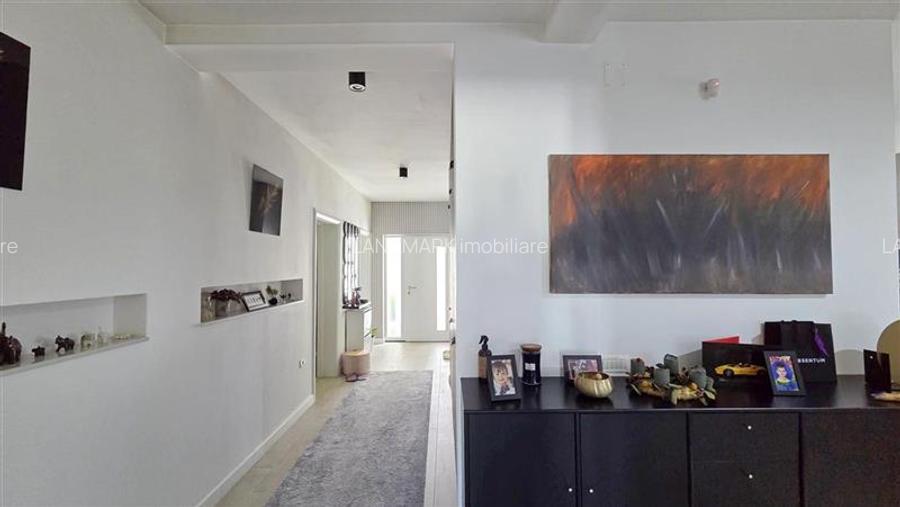 VILA PE PARTER SUPERBA MOBILATA / UTILATA CU PISICINA SI TEREN GENEROS - 5