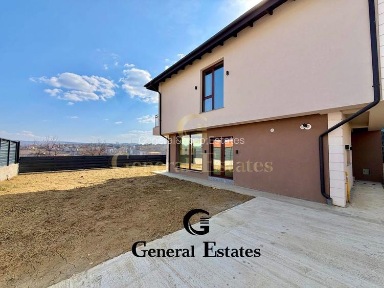 Vilă tip duplex de vânzare | Zona Cetățuia | 390 mp teren | 4 camere - 4