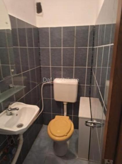 102000 euro -3camere-2bai -69mp- Sebastian - bloc 1982 - 8