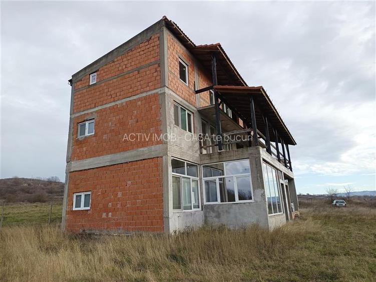 DUPLEX P+1+M CU TERASE | TEREN TOTAL 2.306 MP in MOLDOVA NOUA - 3