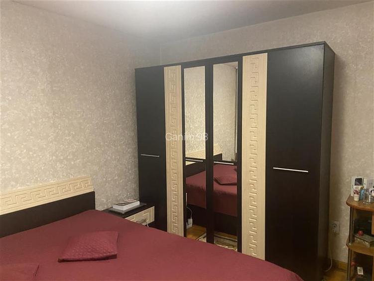 Apartament 2 camerec , zona centrala 2 Stejari , et 2 4, decomandat , centrala t - 11