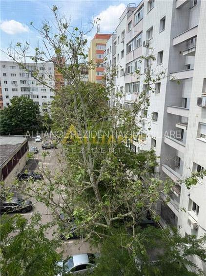 Garsoniera renovata – Piata Progresul, 30 mp, metrou Eroii Revoluției 15 mi - 8