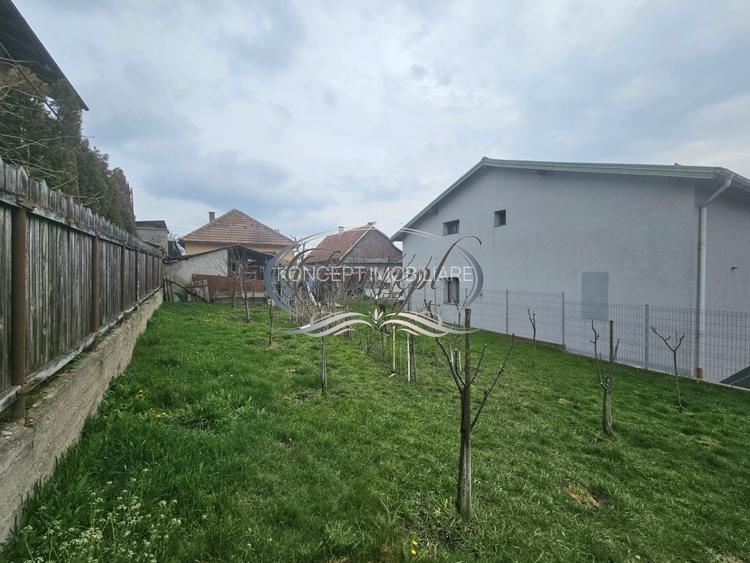 Casa solida cu teren drept si pozitie retrasa - 9