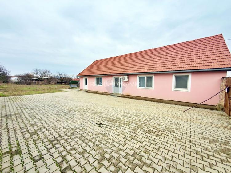 Casă cu 3 camere de vânzare în Pecica - 4