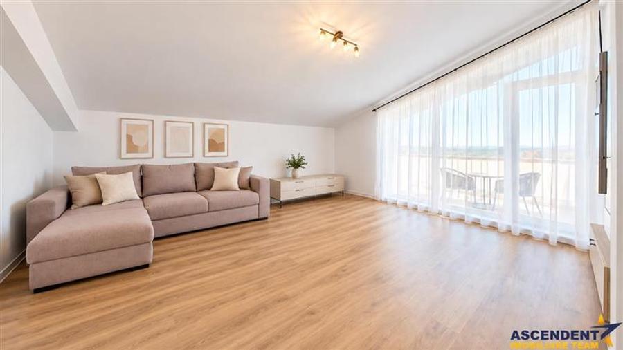 3 camere echipat,regim vila,terasa,balcon,parcare,boxa,TVA inclus,Uno Residence,