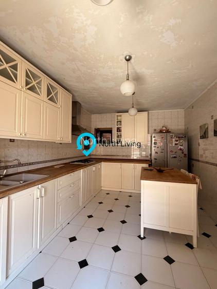 Vilă de vânzare în Sector 4 - 323 mp utili - 10 camere - Giurgiului - 31
