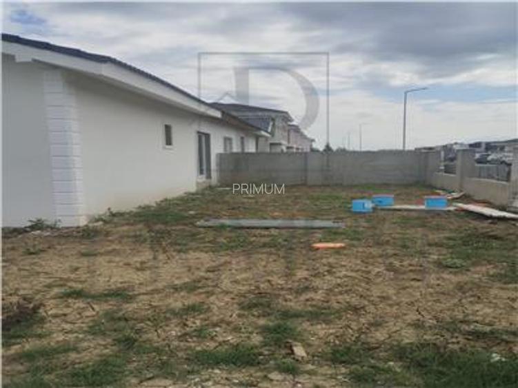 Duplex toate utilitatile - iluminat stradal - doua fronturi - pret de apartament - 2