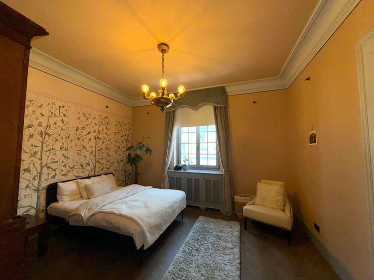 Vilă de Lux cu 8 Camere | PIATA VICTORIEI | Demisol + Mansardă |