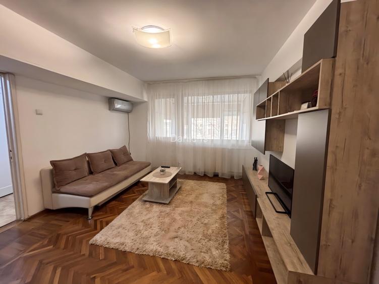 Apartament cu 2 camere de închiriat | Vedere către Piața Ovidiu - 6