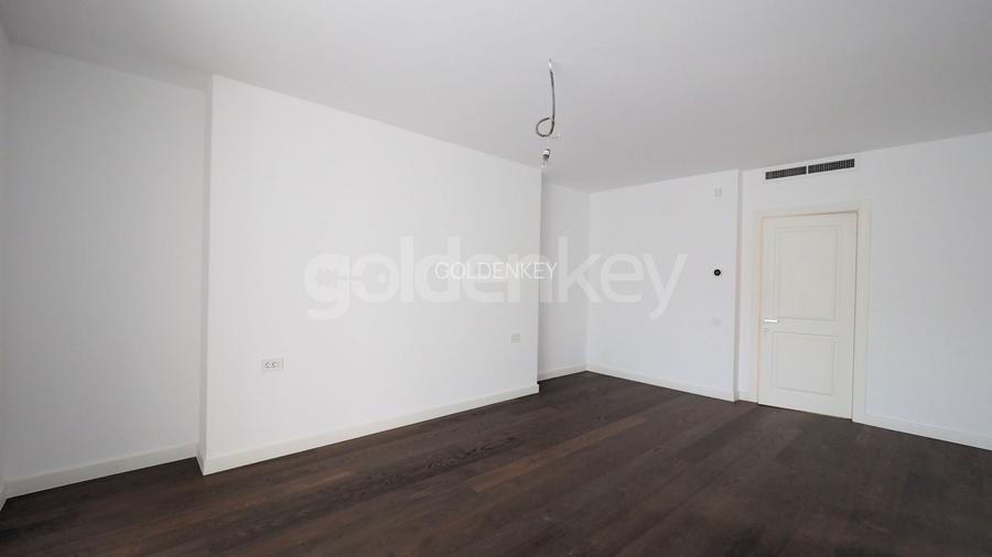 Vilă cu 7 camere, 4 bai | renovata integral 2020 | strada privata - 12