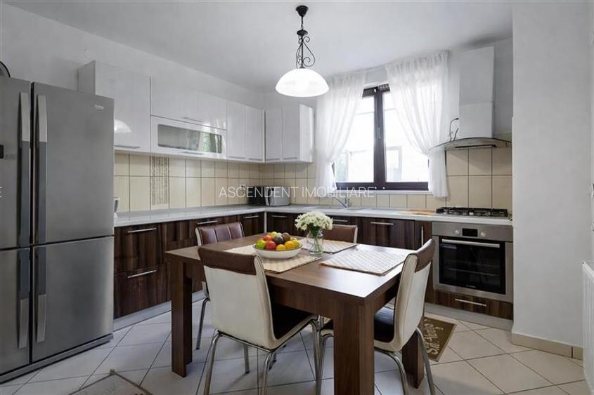 Vila impozanta,pretabila si pe segmentul comercial/ servicii,Tractorul,Brasov: F - 6