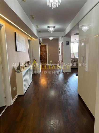 {245 MP} Penthouse cu 4 camere - 2 bai | Metalurgiei - 12