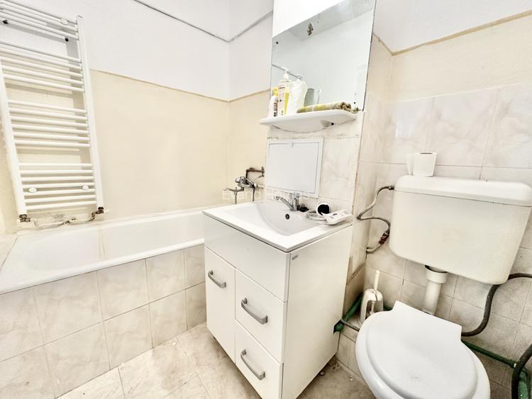 Apartament cu 2 camere decomandat - 45 mp - zona Dambovita - 11