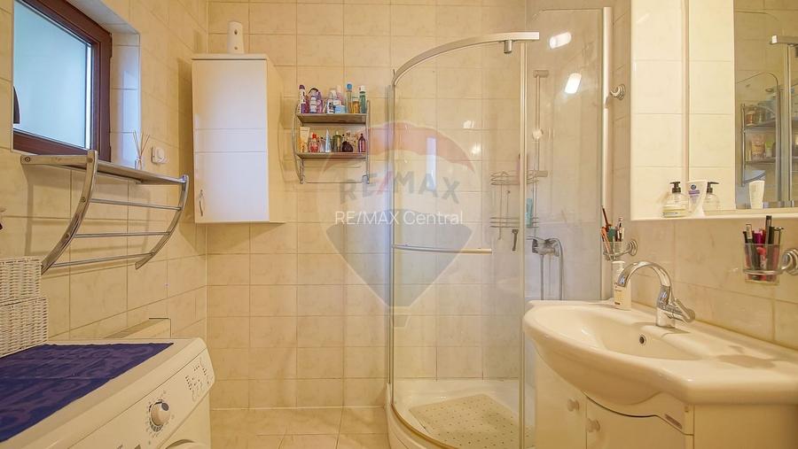 3 camere tip casă, parcare proprie, pod și magazie, Str. Lungă - 9