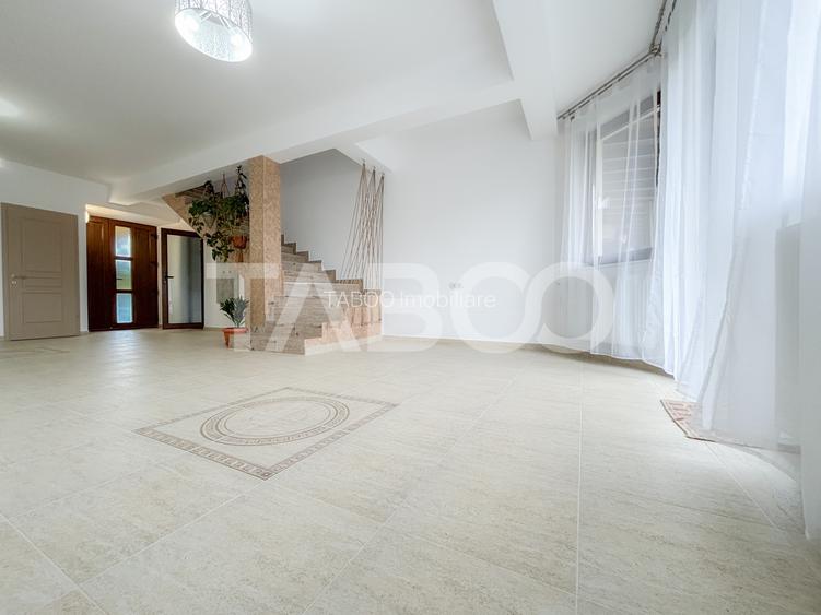 De inchirat unitate duplex 6 camere curte individuala zona Buna Ziua - 2