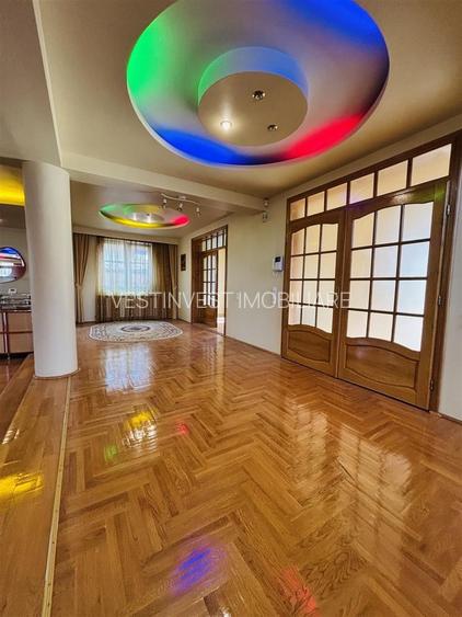 VILA CU 14 CAMERE SI 3405 MP TEREN IN SANMARTIN - 12