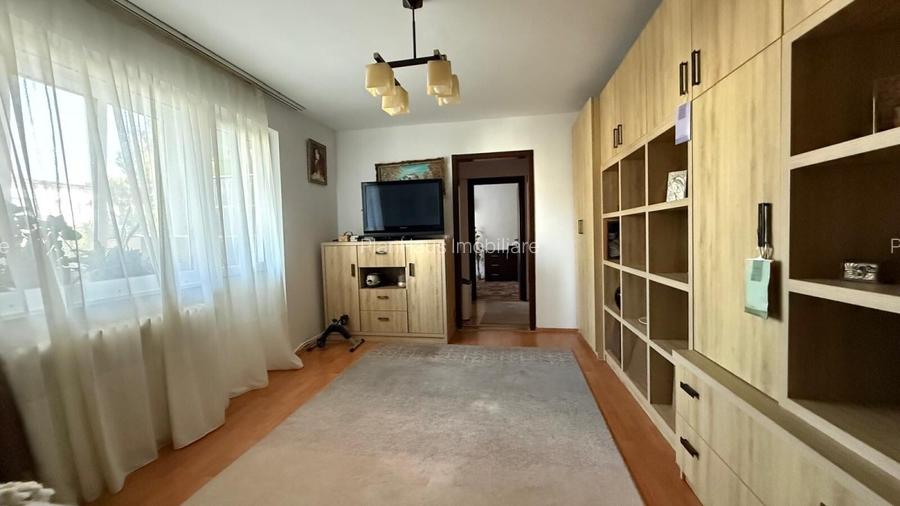 Apartament 2 camere cu balcon ,etaj 3 -cartier Săsar ,zona Pizza Albina - 3