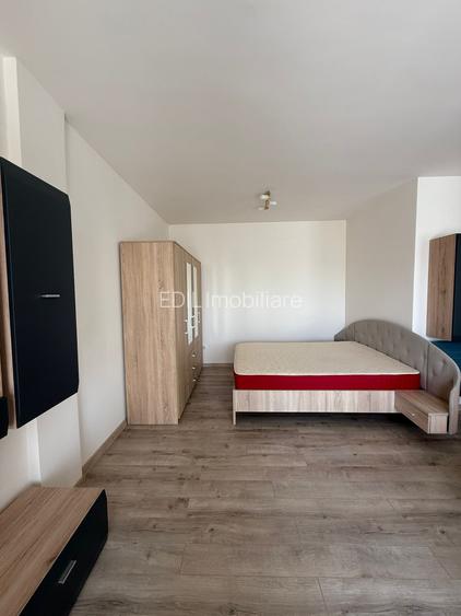 Apartament de închiriat, 1 cameră, 38 mp, parcare subterană, Central zona Paris - 6