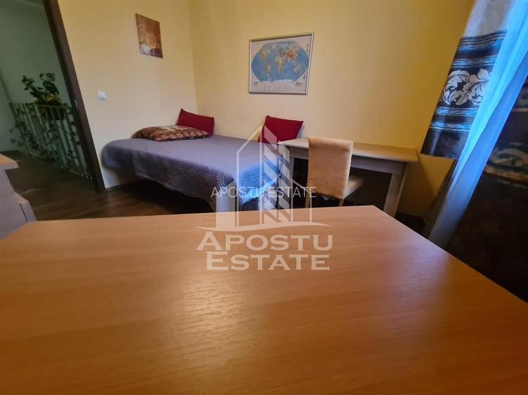 Casa, 4 camere,  3 locuri de parcare, zona Sagului - 6