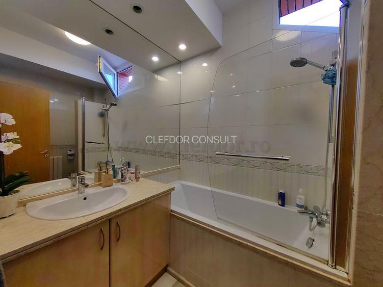 Vilă cu acces la piscina langa Jolie Ville - 20