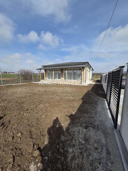 CASA PARTER LAZU | TEREN PROPRIETATE | 3 CAMERE |  - 12