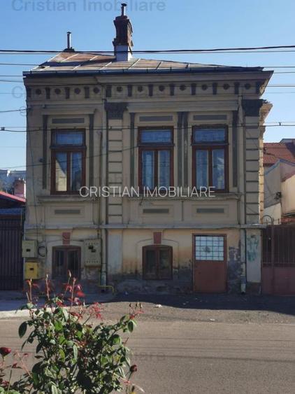 Casa Demisol si Etaj construiti=150 mp, Ultracentral -indiviziune - 2