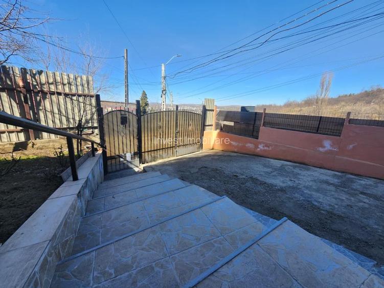 CASA INDIVIDUALA , ZONA TOMESTI, 5 CAMERE - 3