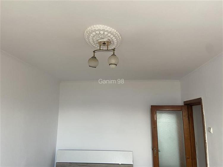 Apartament 2 camere , zona Spitalul judetean , decomandat , 52 mp , liber - 8
