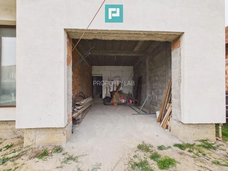 Casă impunătoare la gri în Curtici - 16