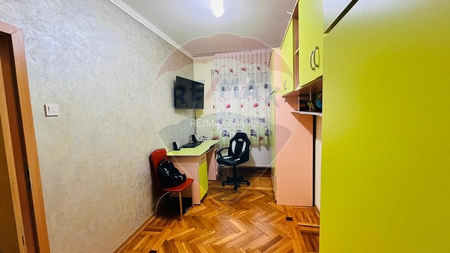 Apartament cu 3 camere de vânzare în zona Rogerius - 10