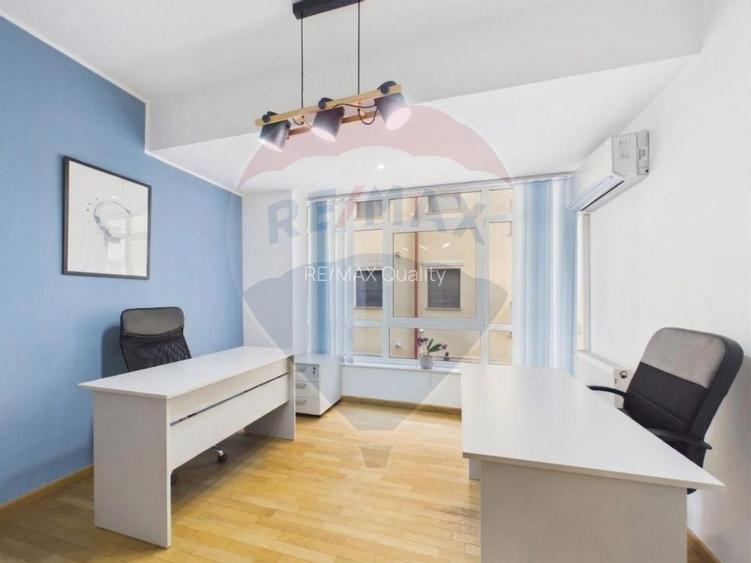 Apartament 4 camere recompartimentat din 3, P-ta Unirii | Parcare - 17