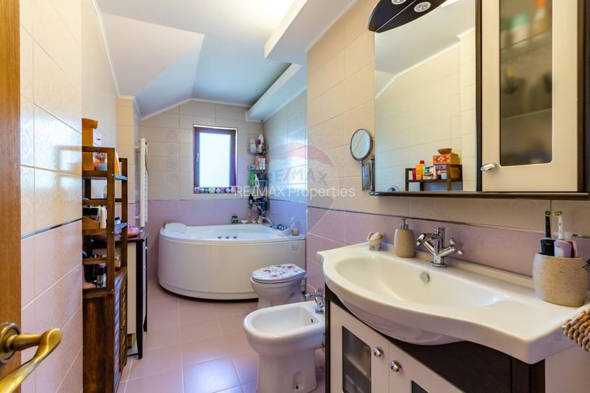 Casă / Vilă de vanzare in Corbeanca, Laguna Albastra, langa lac - 16