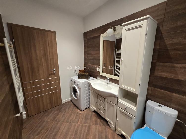 Aparatorii Patriei-3 cam,decomandat,et. 1,supr. 90 mp. loc parcare,an 2017 - 12