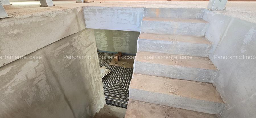 Vila de vanzare Focsani la gri, tip brancovenesc . - 38