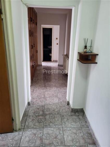Apartament cu 4 camere de inchiriat in 7 noiembrie - 10