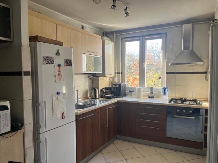 3 camere decomandat/5 min de statia Metrou Titan/3 min. parc/Centrala apartament - 6