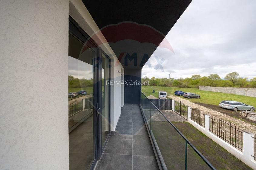 Vila moderna cu 4 camere,  P+E - teren 501 mp - 25