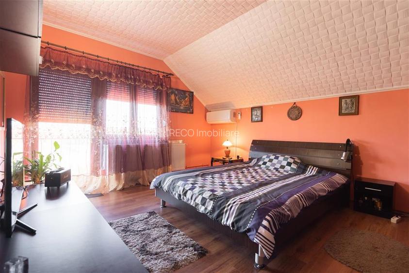 Casa P+M cu 4 camere+living+loc de luat masa in Santion - 25