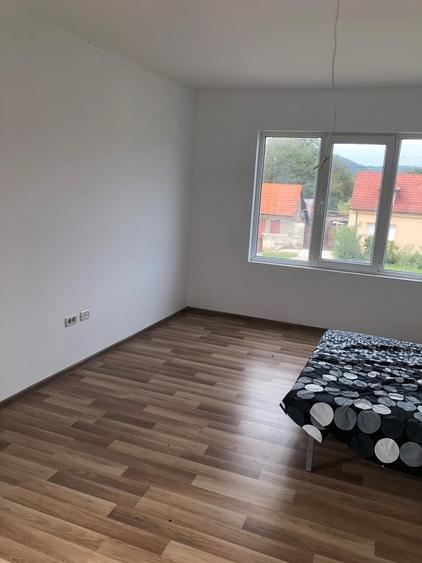Comision 0 - Casa cu spatiu comercial si teren de 2877 m2 in Glimboca