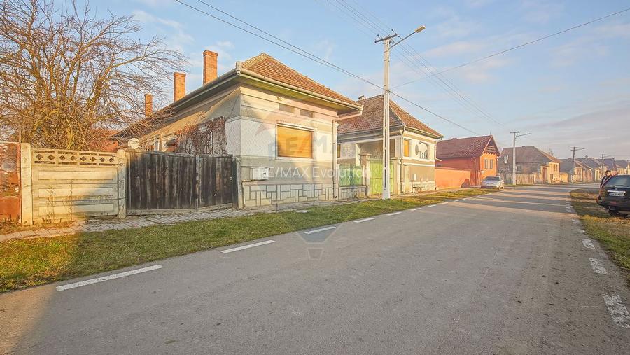 Comision 0%! 2 case Cincu, teren 2134mp, sura & curte libera - 37