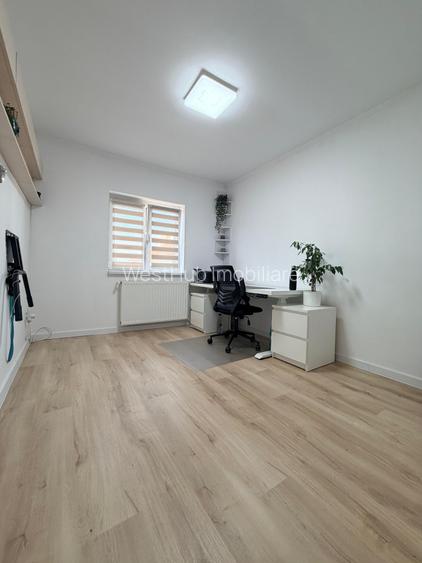 Apartament spatios, 4 camere, decomandat, 87 mp utili + 2 balcoane - Sagului - 5