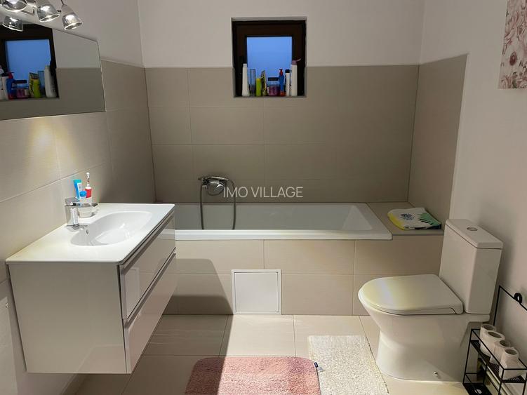 Vand sau schimb casa 4 camere cu 2600 mp teren, Central, Reghin, Mures - 12