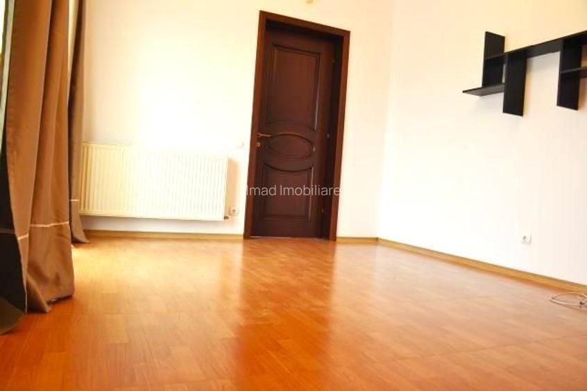 Locatie unica!  Inchiriere Vila superba langa parc, lac si stadionul din Targovi - 11