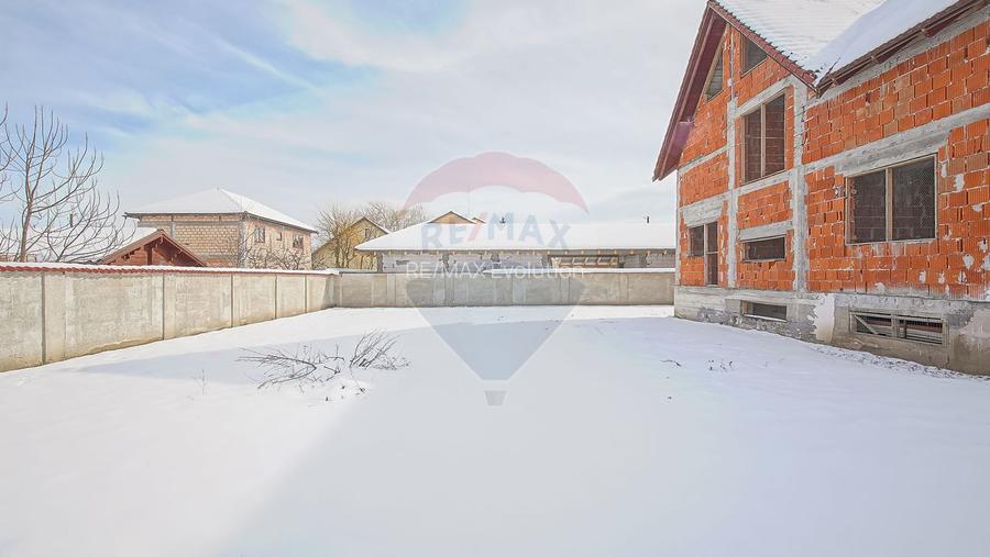 COMISION 0%| Casă individuală | 2 garaje | 192 mp utili | 847 mp teren - 21