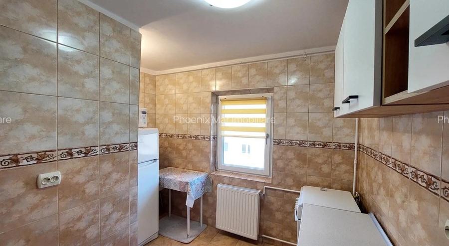 Vanzare Garsoniera 40 mp, et .4 bloc 1990 Decebal- metrou Muncii - 4