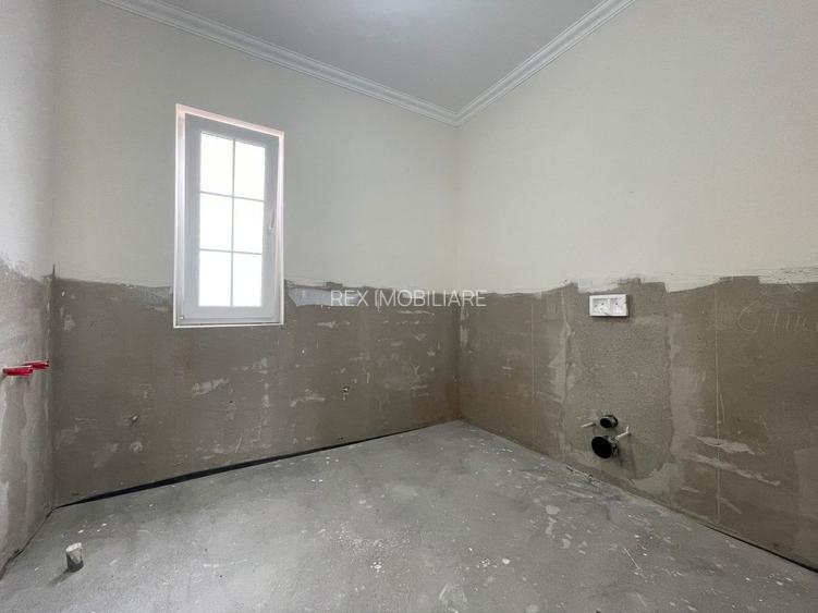 Duplex desparțit - 5 camere și 3 băi- Moșnița Nouă - 12