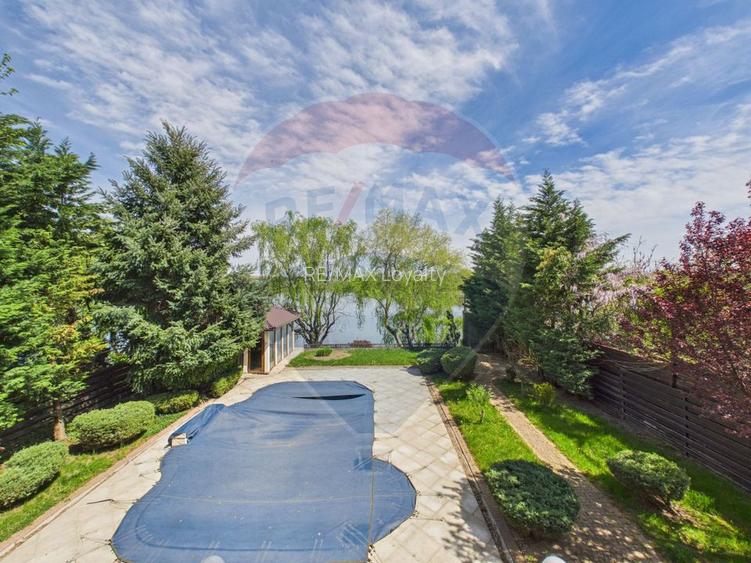 De vanzare Casă / Vilă cu 9 camere la lac cu piscina - 14