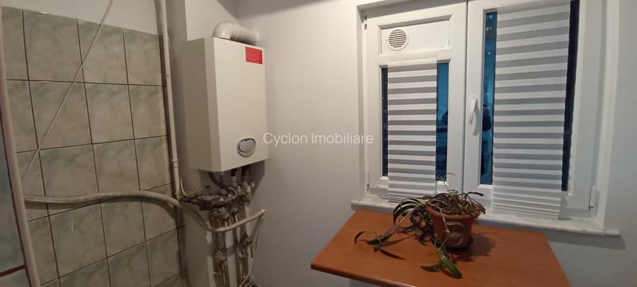 Vanzare apartament 3 cam la parter cu balcon stradal zona Parc Sebastian sect 5 - 6
